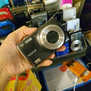Fujifilm Glossy Black Digital Camera